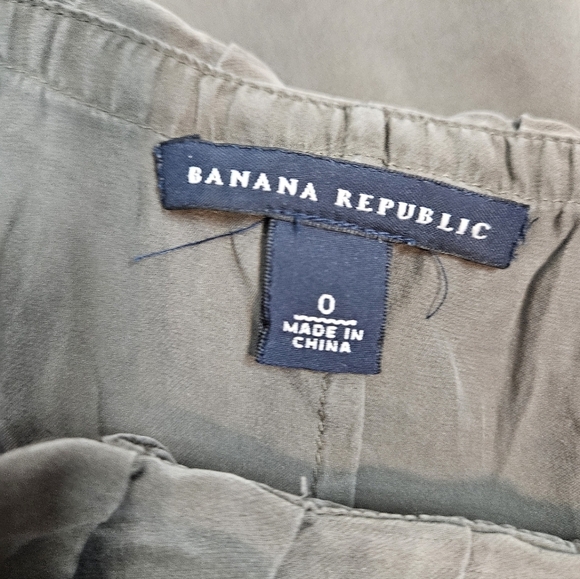 Banana Republic Olive Green 100% Silk Off the Shoulder Mini Dress Size 0 Q60 - Picture 9 of 11